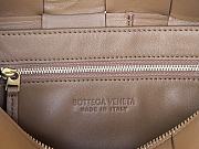 Bottega Veneta Brick Cassette Shoulder Bag in Brown 28x14x10cm - 2