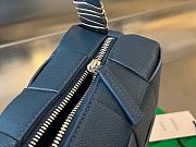 Bottega Veneta Brick Cassette Shoulder Bag in Blue 28x14x10cm - 4