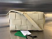 Bottega Veneta Brick Cassette Shoulder Bag in White 28x14x10cm - 1