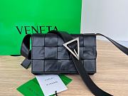 Bottega Veneta Cassette Mini Shoulder Bag in Black 17.5x10.5x3.5cm - 1