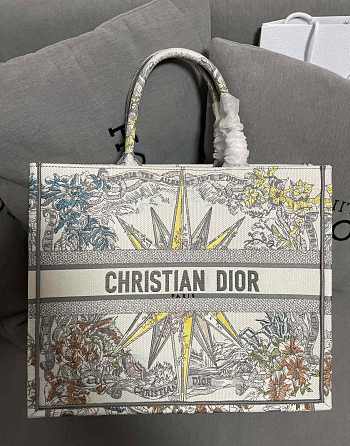 Dior Large Book Tote White Multicolor Rêve d'Infini Embroidery 42x35x18.5cm