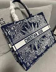 Dior Large Book Tote Embroidered Blue Rêve d'Infini motif 42x35x18.5cm - 4