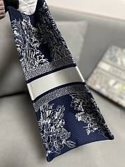 Dior Large Book Tote Embroidered Blue Rêve d'Infini motif 42x35x18.5cm - 5