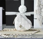 Chanel Heart Small Handbag in White 11x12x4.5cm - 1