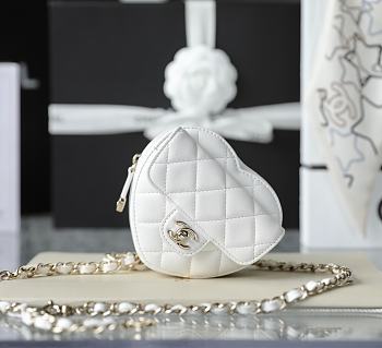 Chanel Heart Small Handbag in White 11x12x4.5cm