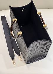 Fendi Embossed Leather Tote Bag in Black 37x13.5x32cm - 3