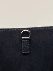 Fendi Embossed Leather Tote Bag in Black 37x13.5x32cm - 4