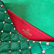 Valentino Garavani Rockstud Spike Quilted Leather Shoulder Bag in Green - 5