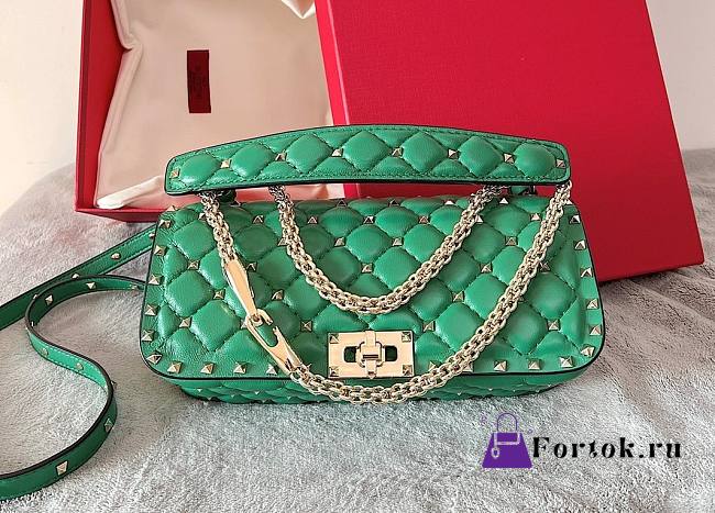 Valentino Garavani Rockstud Spike Quilted Leather Shoulder Bag in Green - 1
