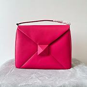 Valentino Garavani One Stud Maxi Hobo Bag in Pink 40x30x12cm - 1