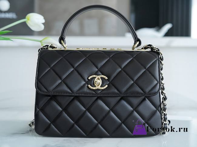 Chanel 22 Trendy CC Embossed Leather Bag 25cm - 1
