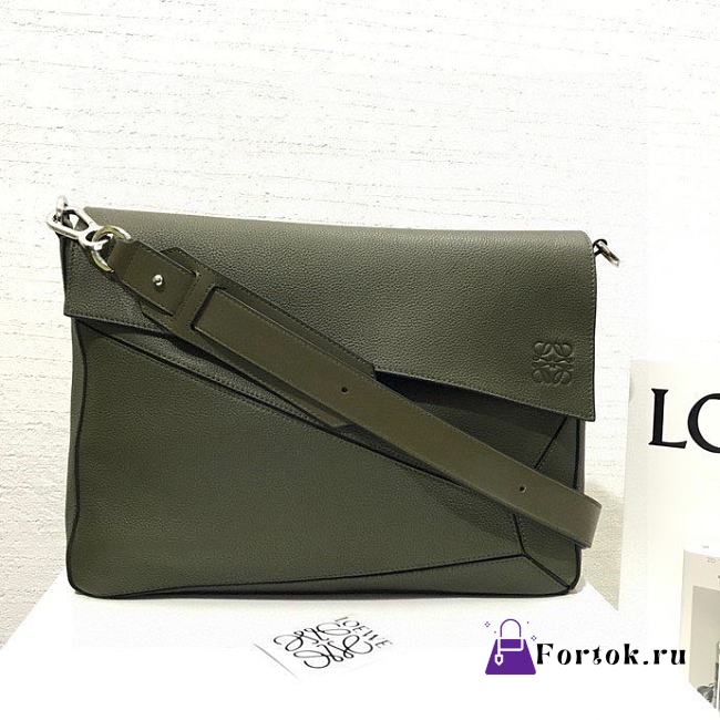 Loewe Puzzle Messenger Bag in Green 37x25x9cm - 1