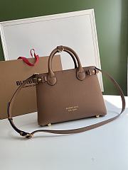 Burberry The Banner Shoulder Bag in Brown 26cm - 1
