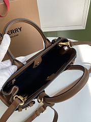 Burberry The Banner Shoulder Bag in Brown 26cm - 6