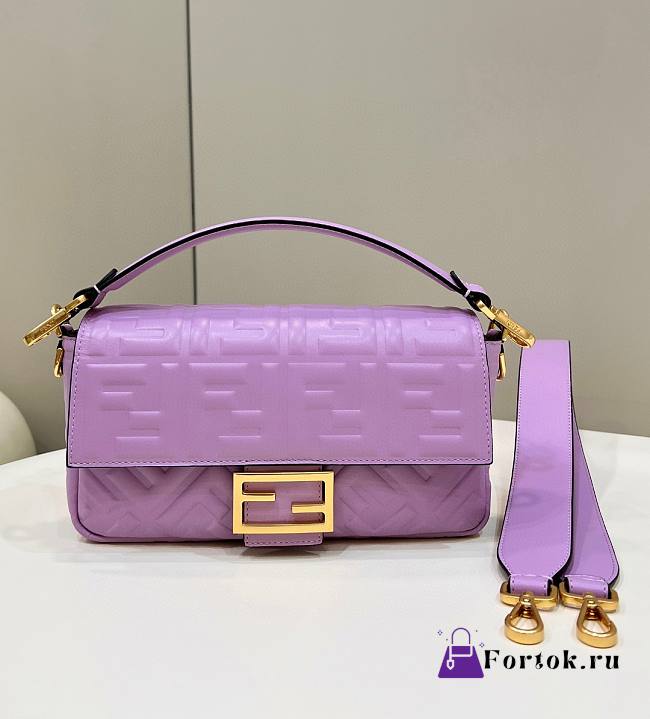 Fendi Baguette FF Logo Bag in Pink 26x5x13cm - 1