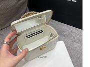 Chanel Vanity Com Corrente White 17x9.5x8cm - 4