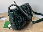 Bottega Veneta Padded Cassette Leather Shoulder Bag in Green 26x18x8cm - 5