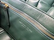 Bottega Veneta Padded Cassette Leather Shoulder Bag in Green 26x18x8cm - 3