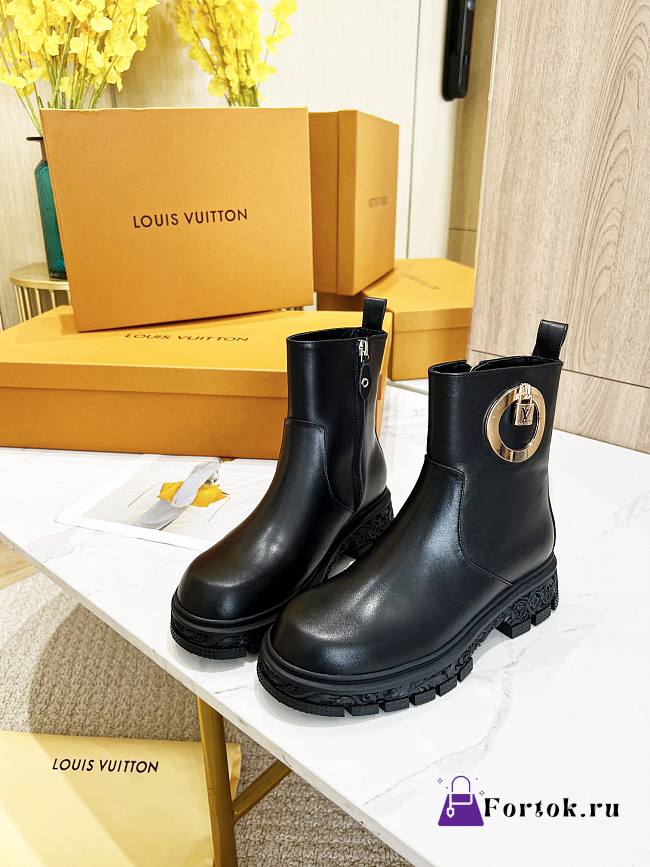 Louis Vuitton Short Black Boots A1050  - 1