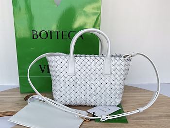 Bottega Veneta Mini Cabat White Bag 709464 Bag 20x15x12cm