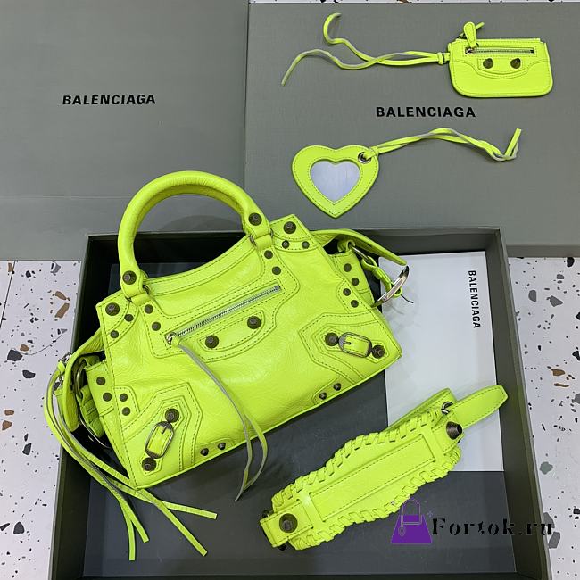Balenciaga Neo Cagole Bag in Green 26x13x18cm - 1