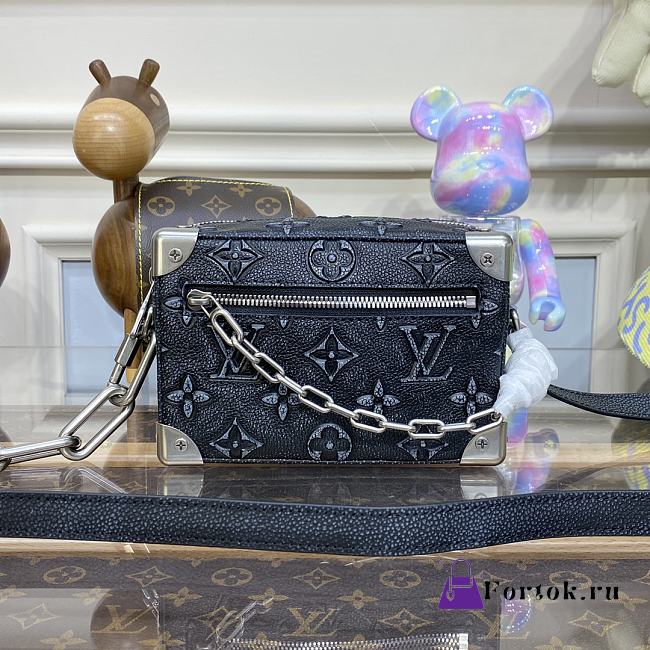 Louis Vuitton Mini Soft Trunk Handbag in Black 21368 18.5x13x8cm - 1