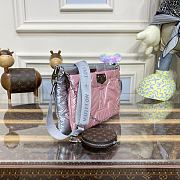 Louis Vuitton Maxi Multi Pochette Accessoires Handbag in Silver/Pink M58980 24x13.5x4cm - 4