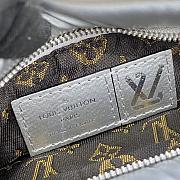 Louis Vuitton Maxi Multi Pochette Accessoires Handbag in Silver/Pink M58980 24x13.5x4cm - 3