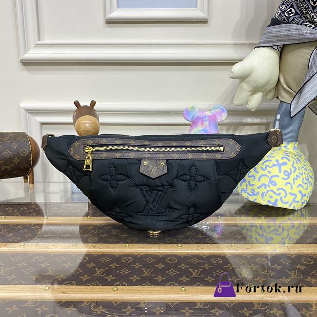 Louis Vuitton Pillow Maxi Belt Bag in Black M20971 44x24x7cm - 1