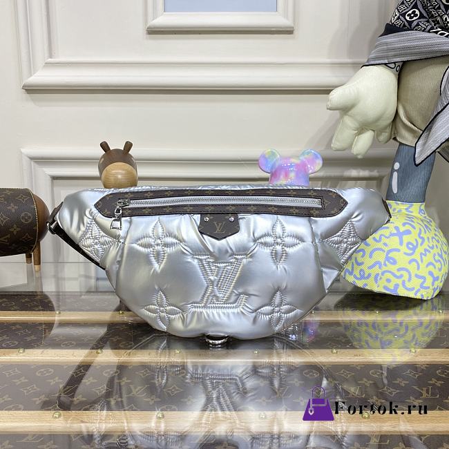 Louis Vuitton Pillow Maxi Belt Bag in Silver M20971 44x24x7cm - 1