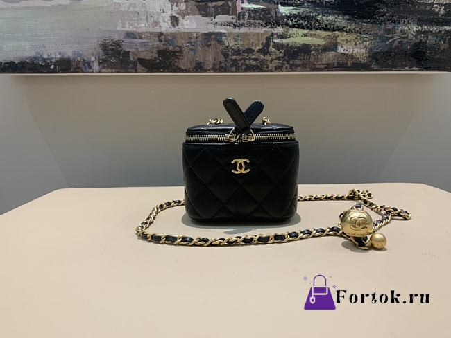 Chanel Small Classic Box On Chain Lambskin Black 8.5x11x7cm - 1