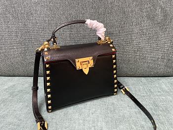 Valentino Garavani Small Rockstud Alcove Top-Handle Bag in Black 22x17x9cm