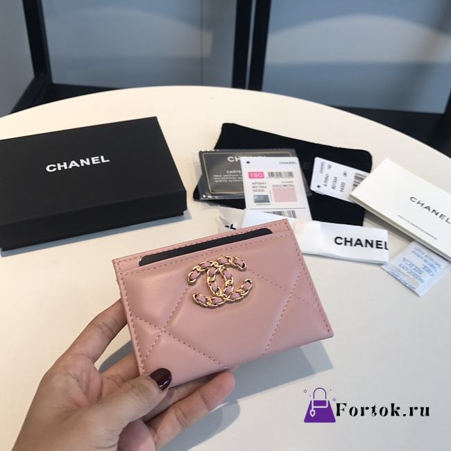 Chanel 19 Shiny Goatskin Quilted Card Holder Light Pink 7.5x11cm - 1