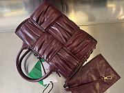 Bottega Veneta Arco Tote Bag in Burgundy 25x16x10cm - 3