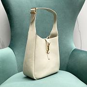 Saint Laurent Small Hobo Underarm Bag in White 713938 22x9.5x21.5cm - 5