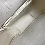 Saint Laurent Small Hobo Underarm Bag in White 713938 22x9.5x21.5cm - 4