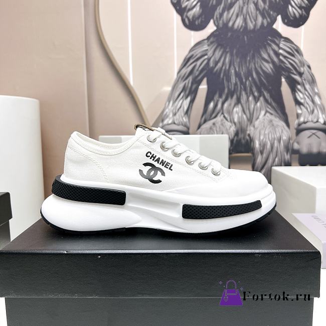 Chanel 2023 Sneaker in White - 1