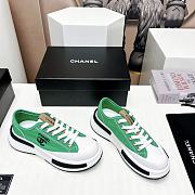 Chanel 2023 Sneaker in Green - 3