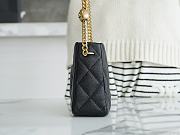 Chanel 23P Hobo Bag in Black 13x18x7cm - 6