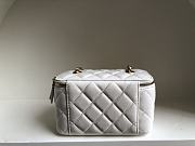 Chanel SS2021 Vanity Case Bag in White 17x9.5x8cm  - 2