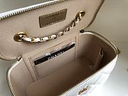 Chanel SS2021 Vanity Case Bag in White 17x9.5x8cm  - 3