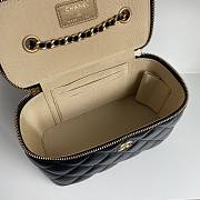 Chanel SS2021 Vanity Case Bag in Black 17x9.5x8cm - 2