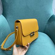 Saint Laurent Le Pavé Smooth Leather Bag in Yellow 24x7x17cm - 5