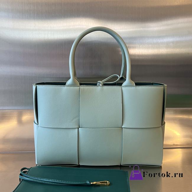 Bottega Veneta Small Arco Tote Bag in Green 30x20x11.5cm - 1