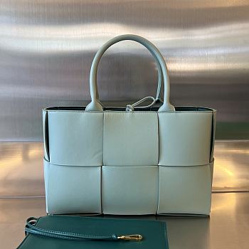 Bottega Veneta Small Arco Tote Bag in Green 30x20x11.5cm