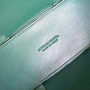 Bottega Veneta Small Arco Tote Bag in Green 30x20x11.5cm - 6