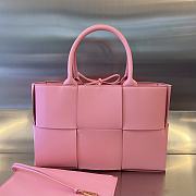 Bottega Veneta Small Arco Tote Bag in Pink 30x20x11.5cm - 1