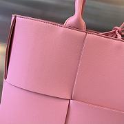 Bottega Veneta Small Arco Tote Bag in Pink 30x20x11.5cm - 2