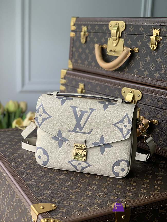 Louis Vuitton Pochette Métis Monogram Bag M45384 25x19x7cm - 1