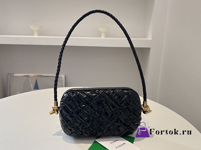Bottega Veneta Leather Knot Minaudiere Shoulder Bag in Black 20x12x5.5cm - 1
